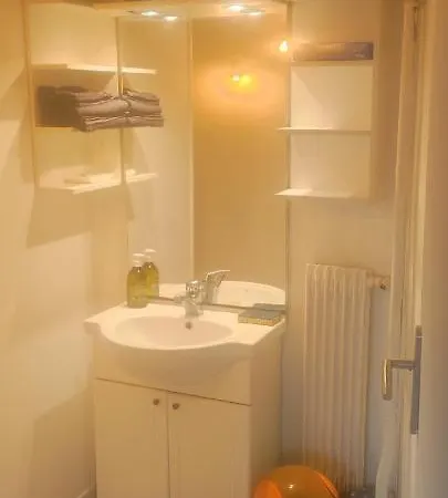 Studio Ideal De Voyage.
